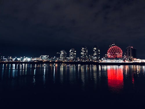 Foto profissional grátis de edifício vermelho, noite, vida noturna