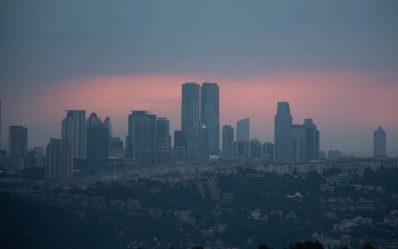 Osmaniye şehir haritası üzerinde döviz bürolarının konumları ve finans merkezi işareti