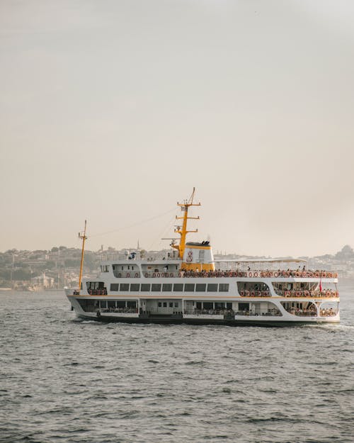 Foto profissional grátis de cruzeiro marítimo, ferry boat, náutico