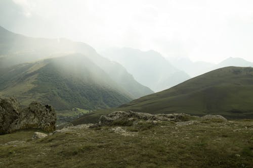 Бесплатное стоковое фото с горы, живописный, зеленый