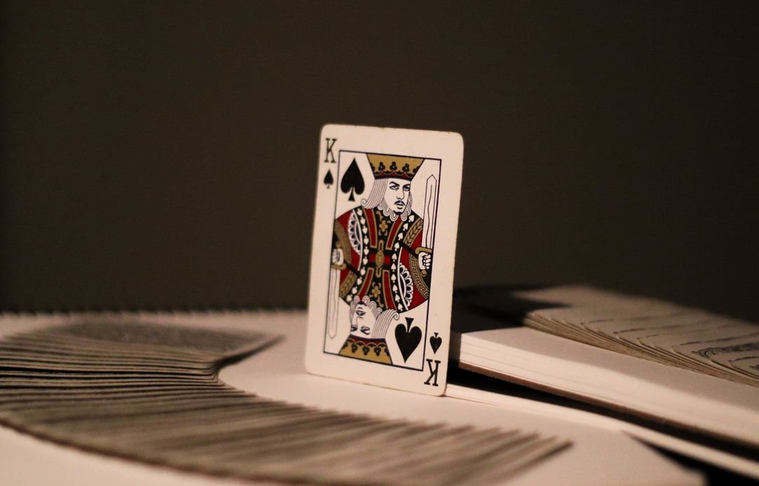 Online Casino: Spielautomaten und Live-Spiele im Überblick