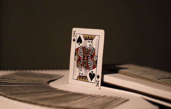 Online Casino: Spielautomaten und Live-Spiele im Überblick