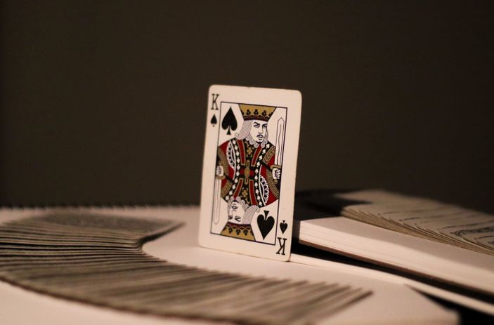 Online Casino: Spielautomaten und Live-Spiele im Überblick
