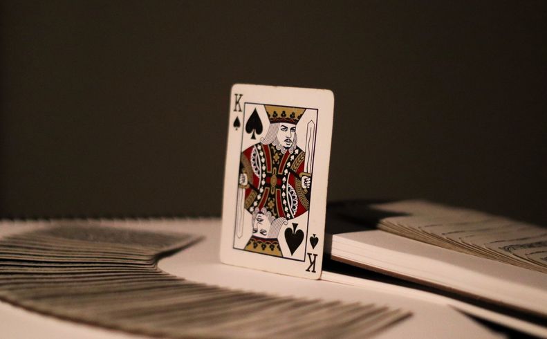 Online Casino: Spielautomaten und Live-Spiele im Überblick
