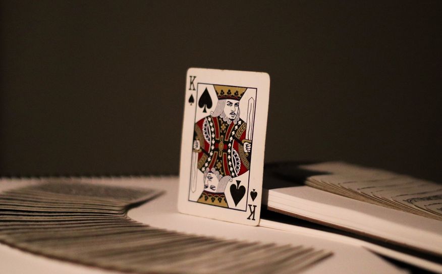 Online Casino: Spielautomaten und Live-Spiele im Überblick