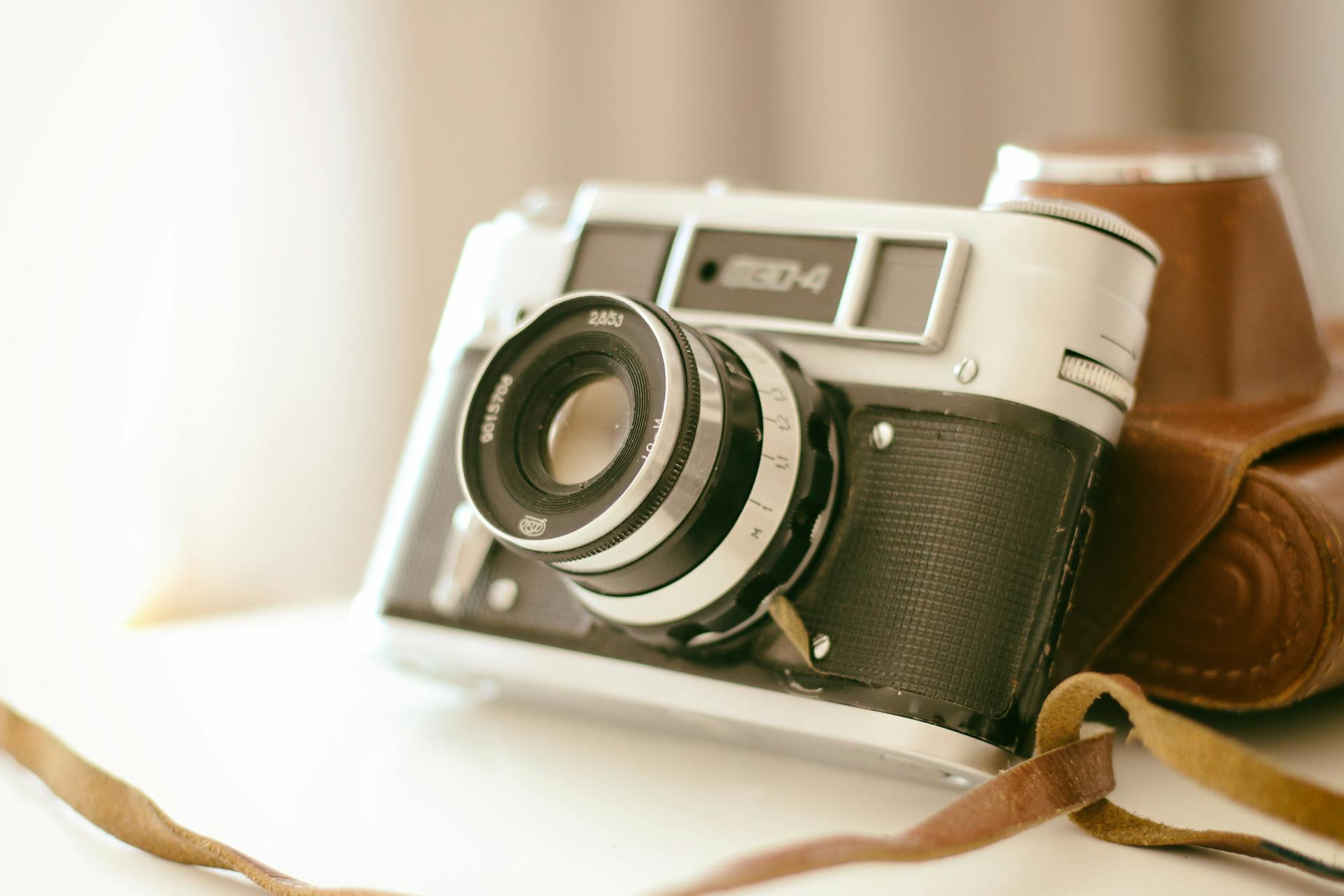 Gray and Black Point-and-shoot Camera With Case
