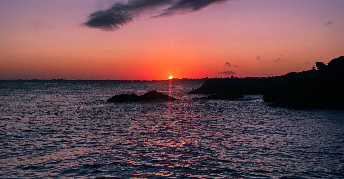 Cenário gelado ao pôr do sol, ilustrando o frio extremo registrado em cidades brasileiras