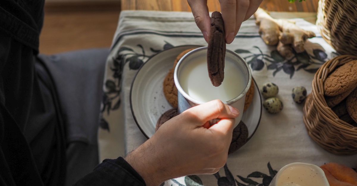 Why Your Homemade Cookies Are Sinking (And The Pro Secrets That Keep Them Puffy)