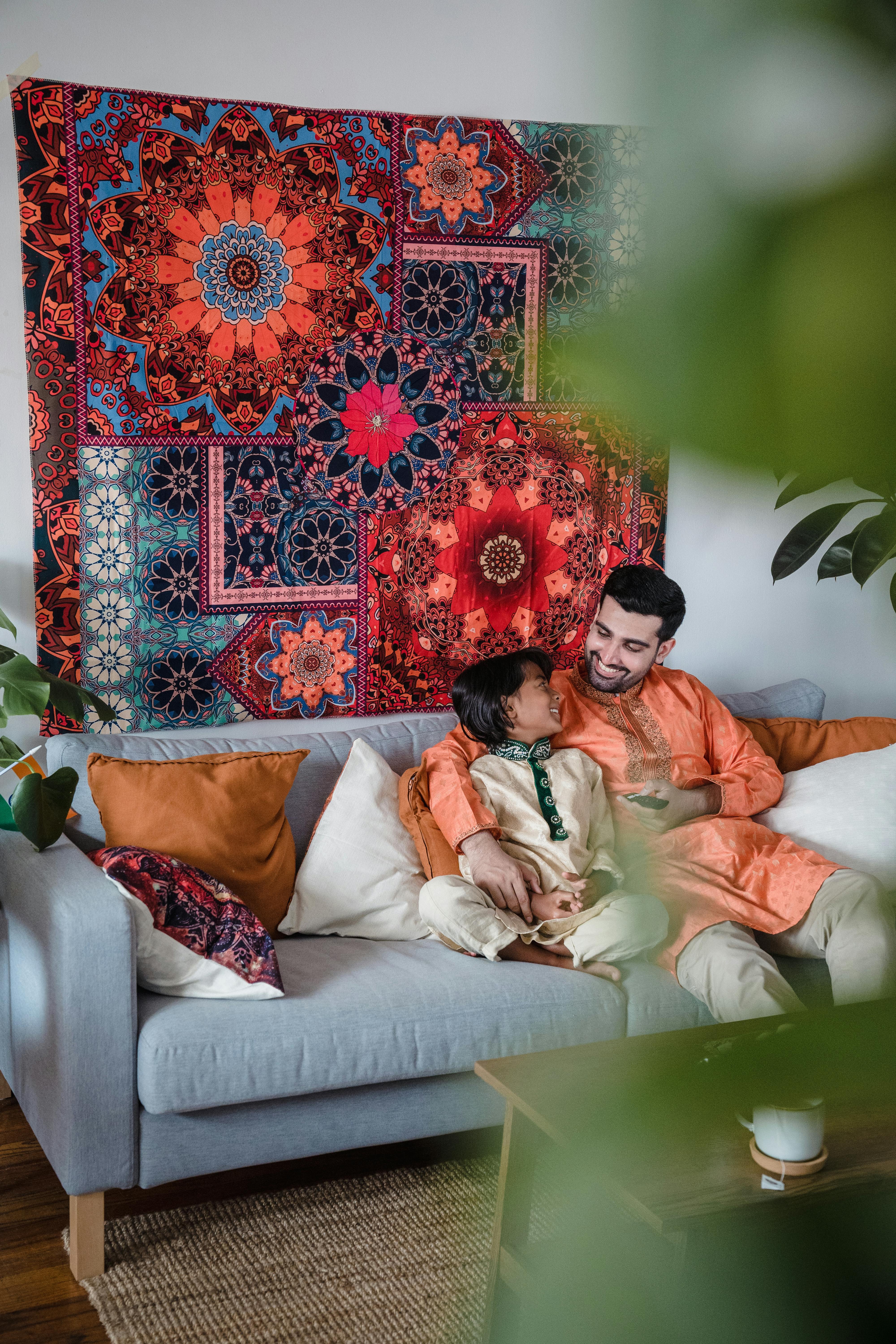 نزهة رومانسية على طول المسارات الجبلية