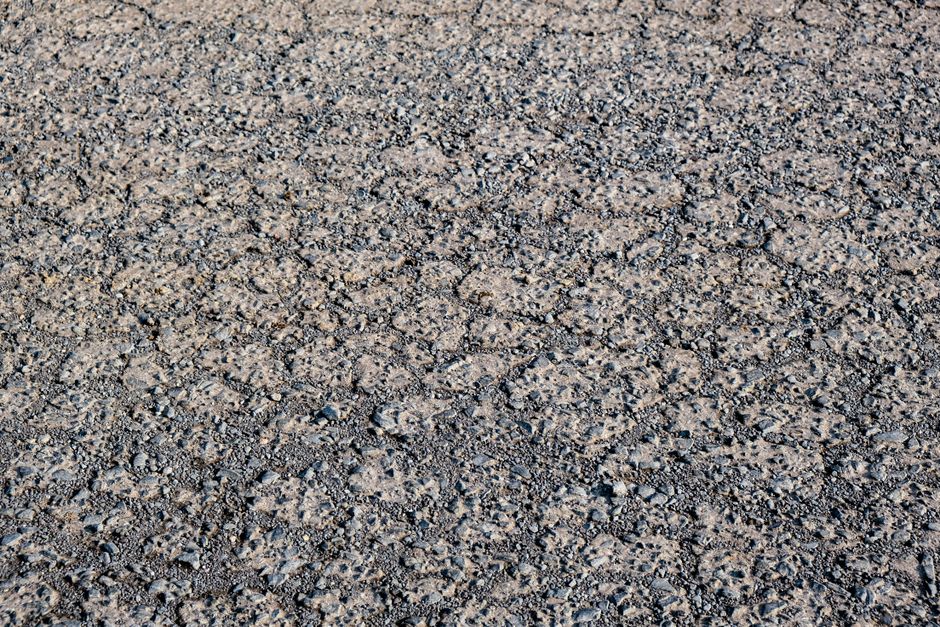 Should I Choose Cement or Pavers for My Patio Floor?