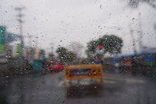 Darmowe zdjęcie z galerii z deszczowy, krople deszczu