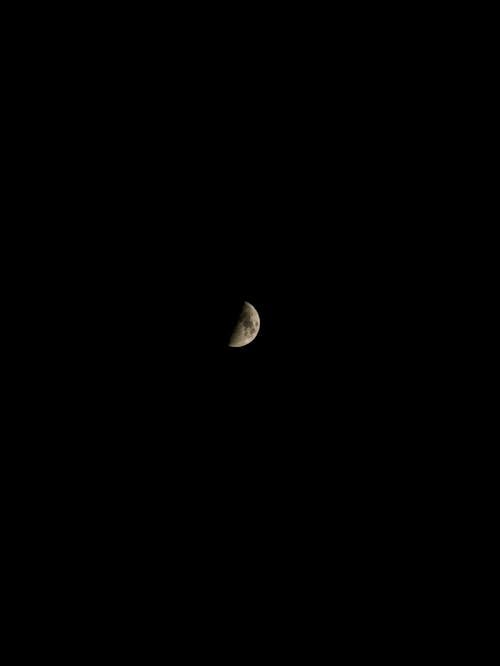 Foto profissional grátis de lua, meia-lua