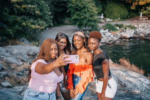 アフリカ系アメリカ人女性, スマートフォン, セルフィーの無料の写真素材