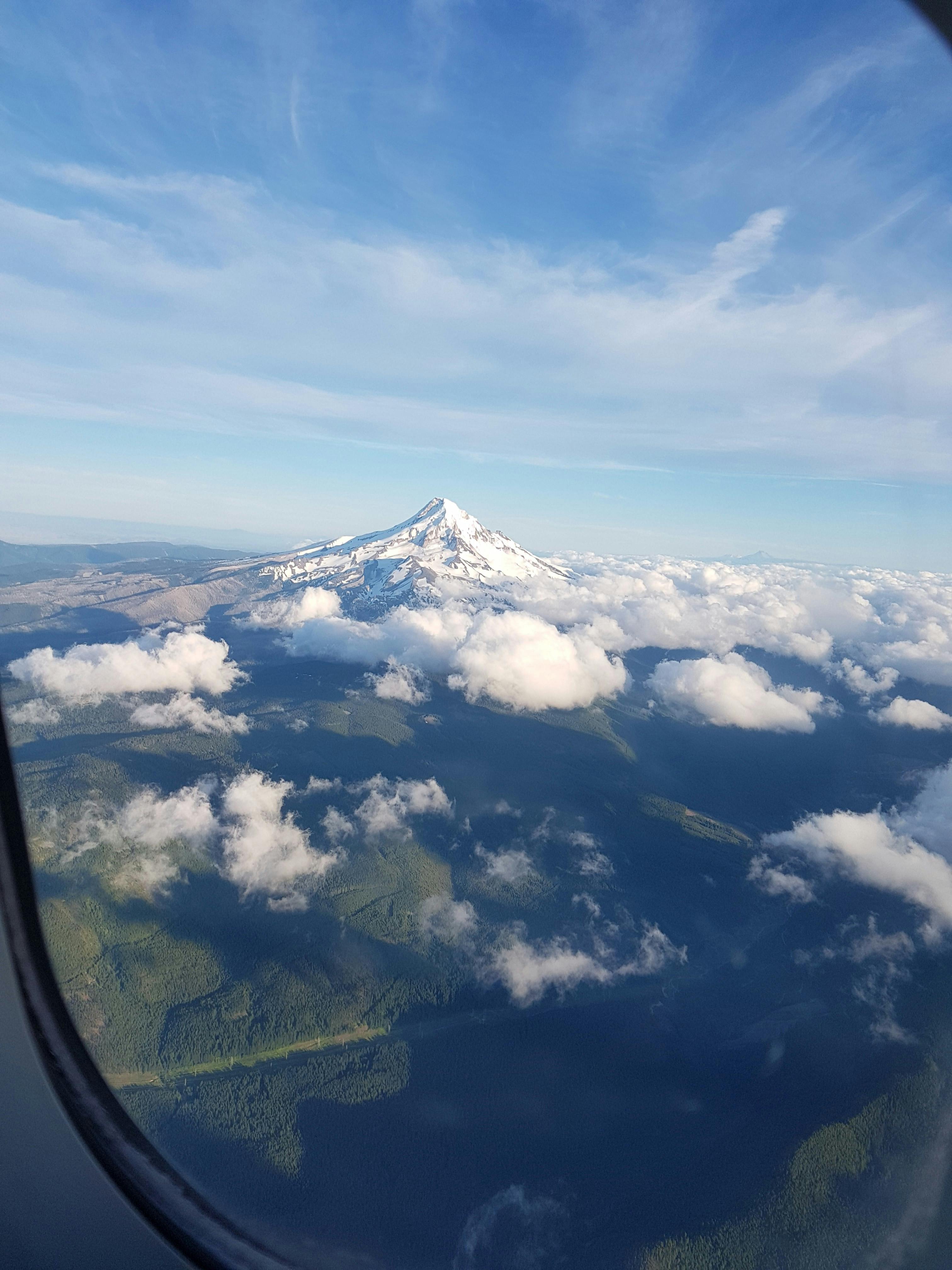 Free stock photo of Mount Hood view from the flight window