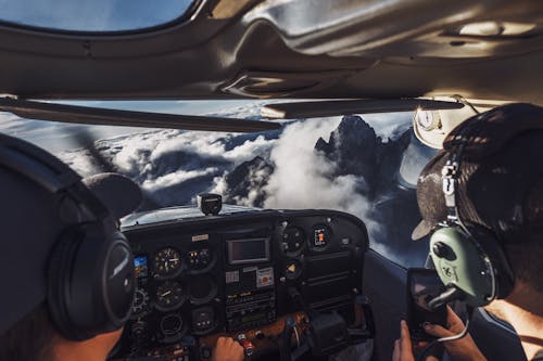 Immagine gratuita di aeroplano, avvicinamento, cielo