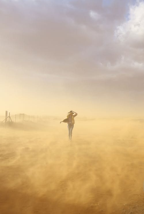 Δωρεάν στοκ φωτογραφιών με αμμοθύελλα, άμμος, γυναίκα Φωτογραφία από στοκ φωτογραφιών