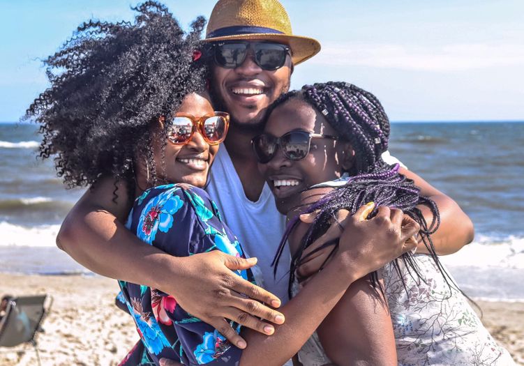 Online dating: starting a conversation on a niche platform