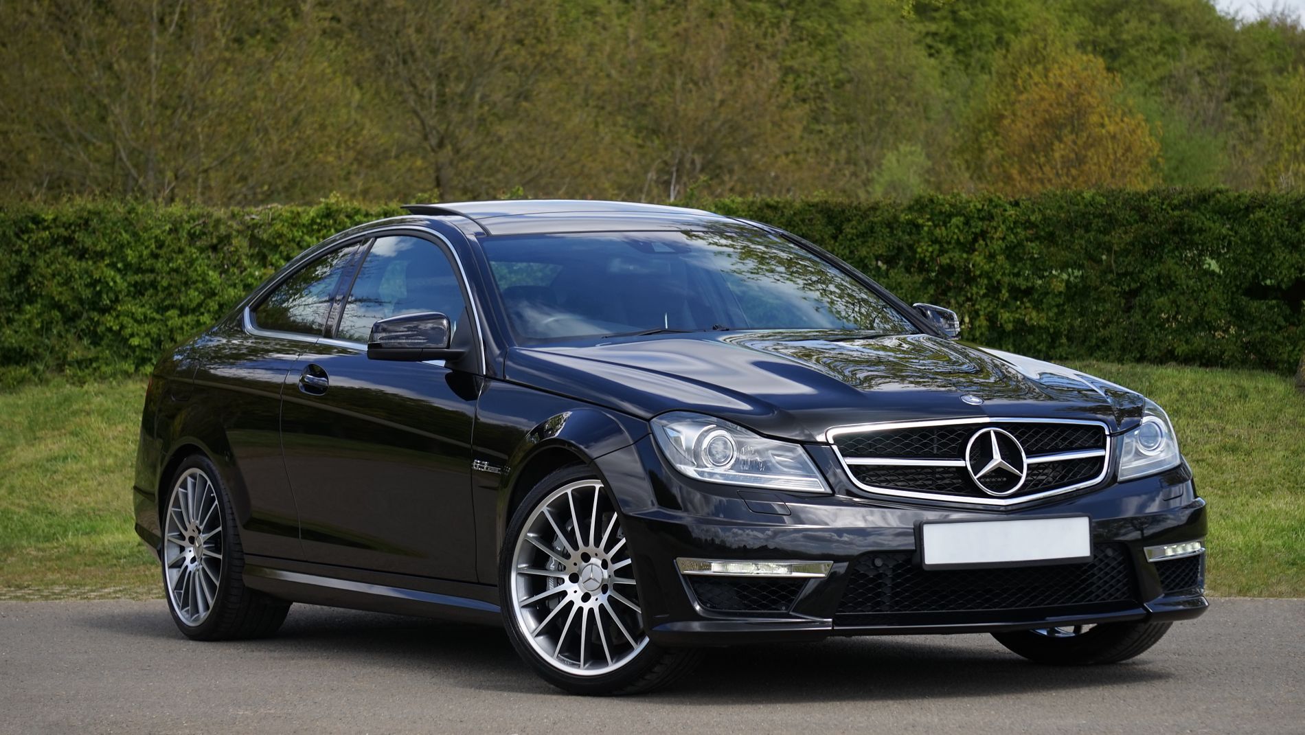 Black Mercedes-Benz coupé