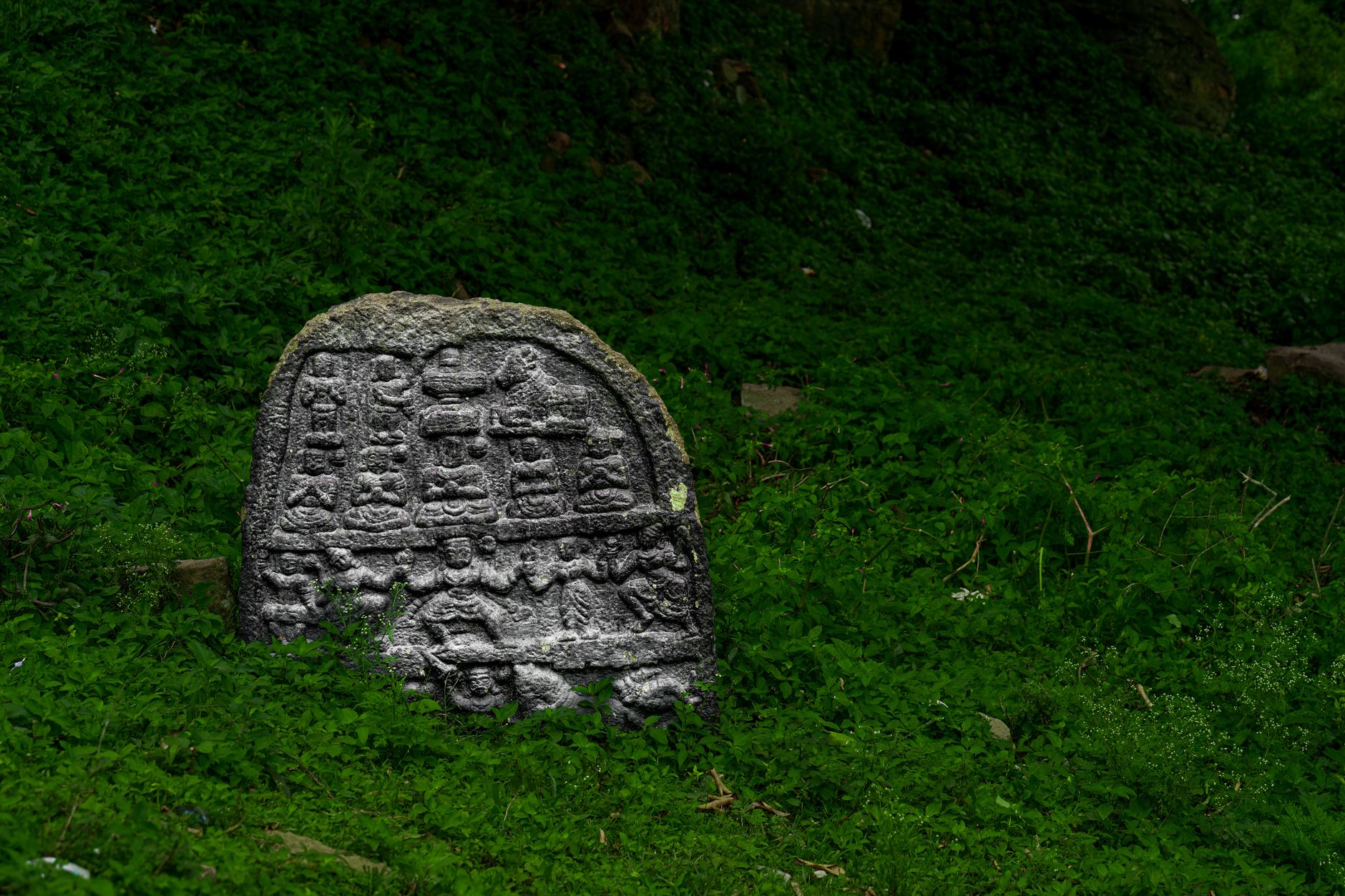Ancient symbols carved stone tablet — Curiosidades