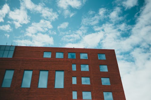 Foto profissional grátis de arquitetura, artigos de vidro, céu