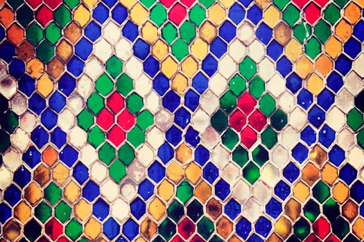 Iconic geometric pattern bright wallpaper