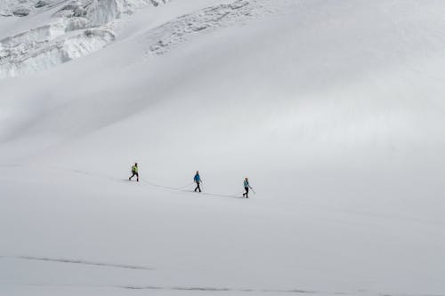 Foto stok gratis di luar rumah, fotografi udara, gunung yang tertutup salju