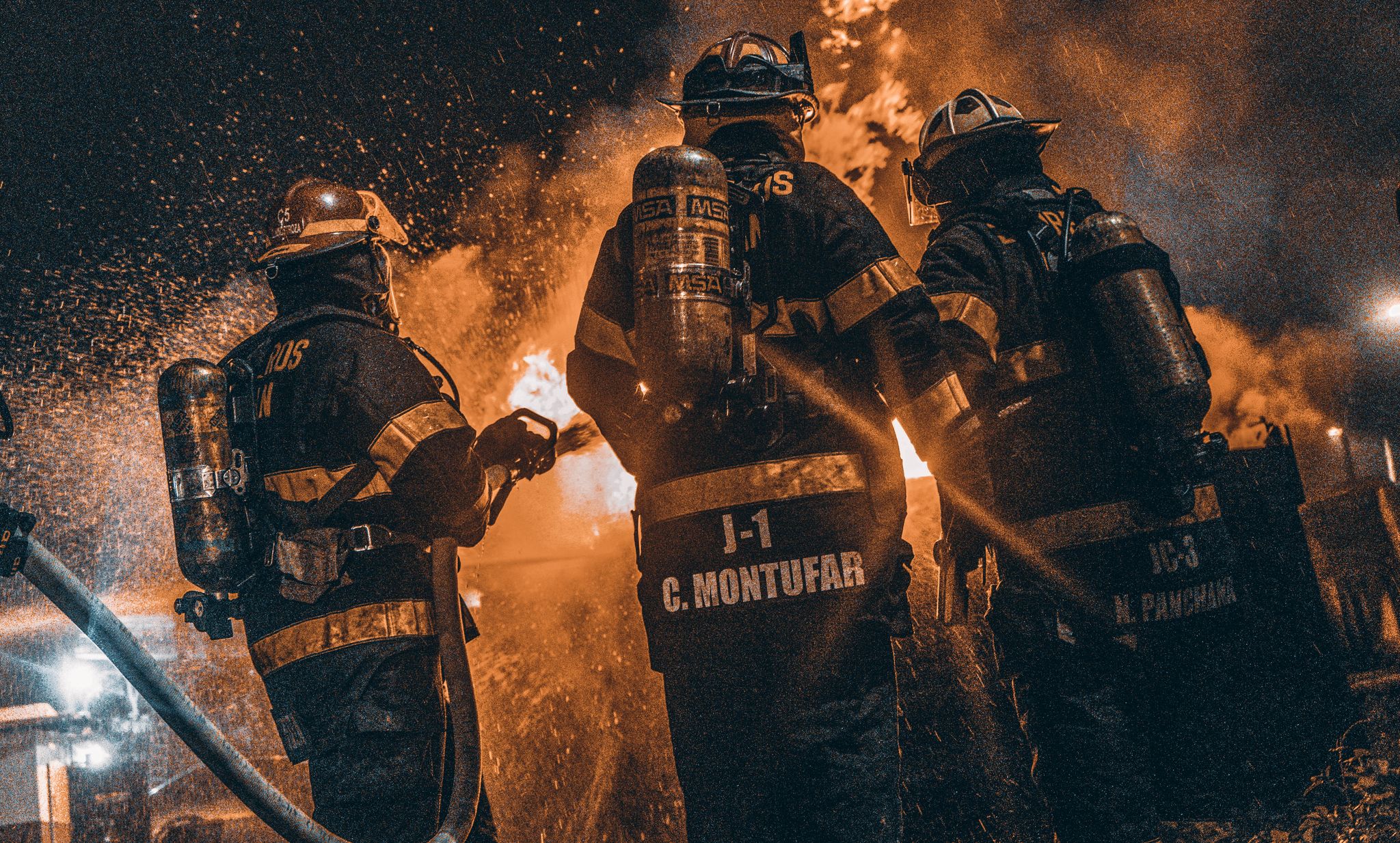 Kleding vliegt in brand in opslagschuur bij Bergen op Zoom