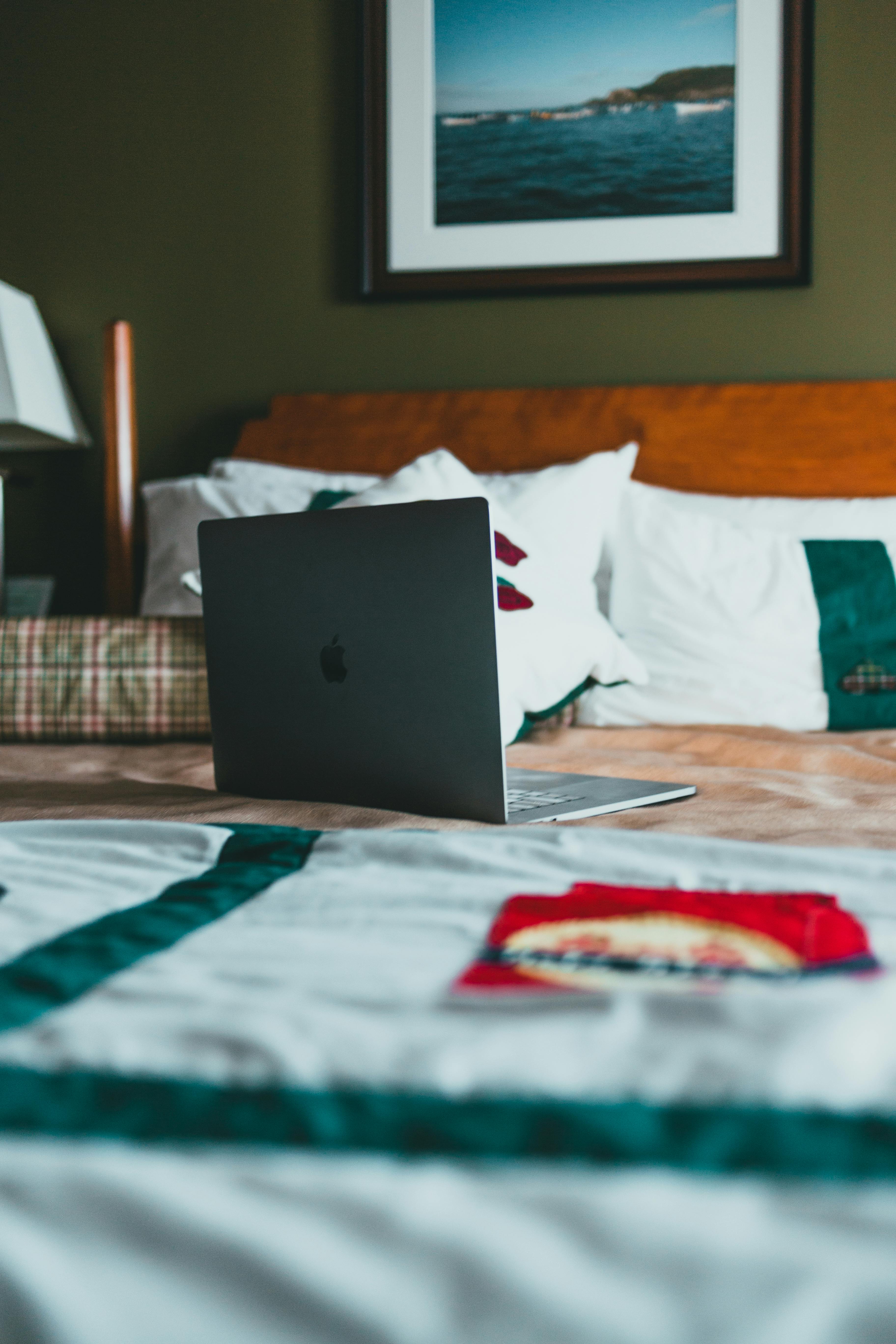  Kamar Tidur Multifungsi: Istirahat Nyaman dan Produktif 