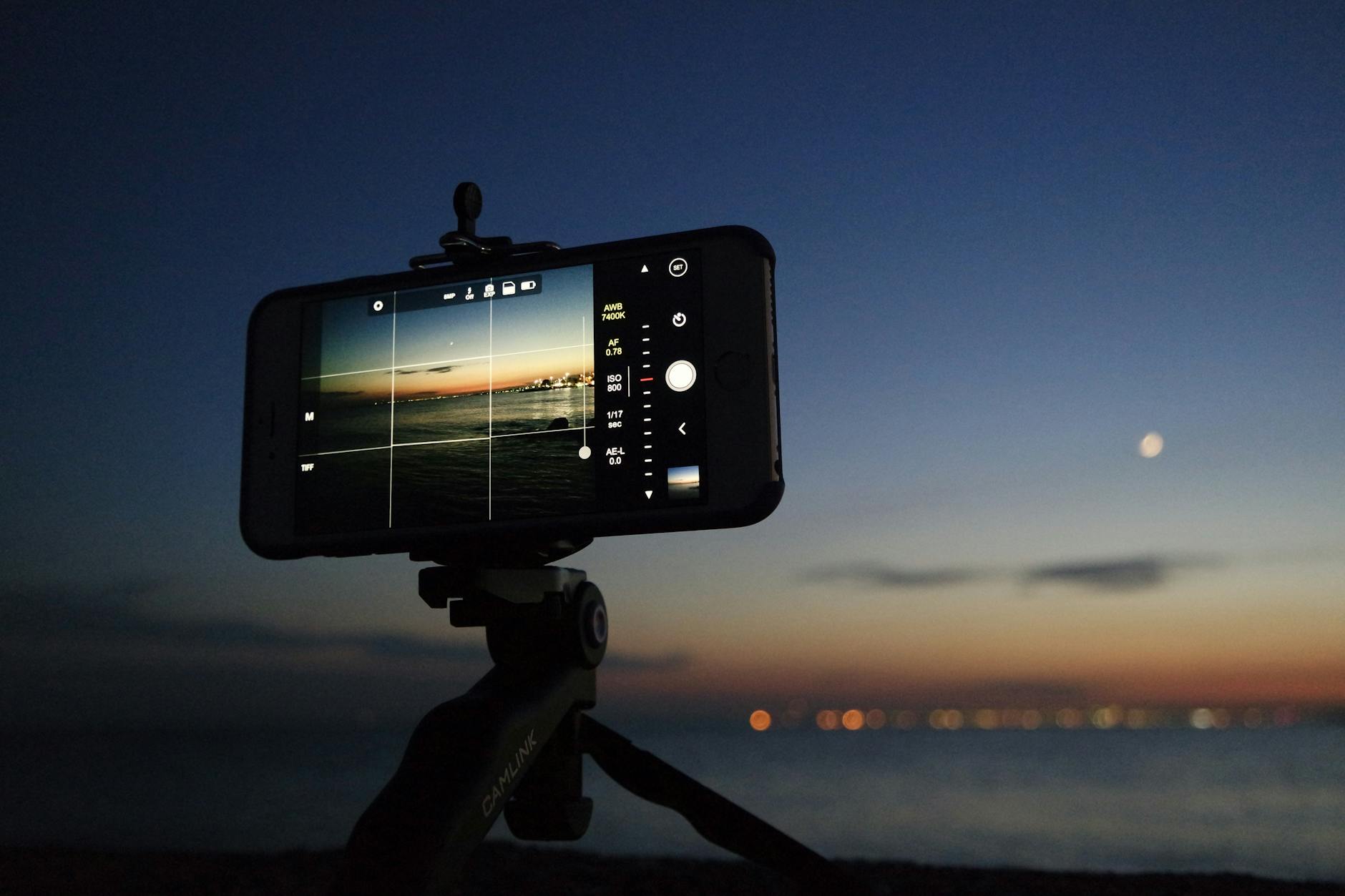 https://www.pexels.com/photo/smartphone-taking-pictures-93820/