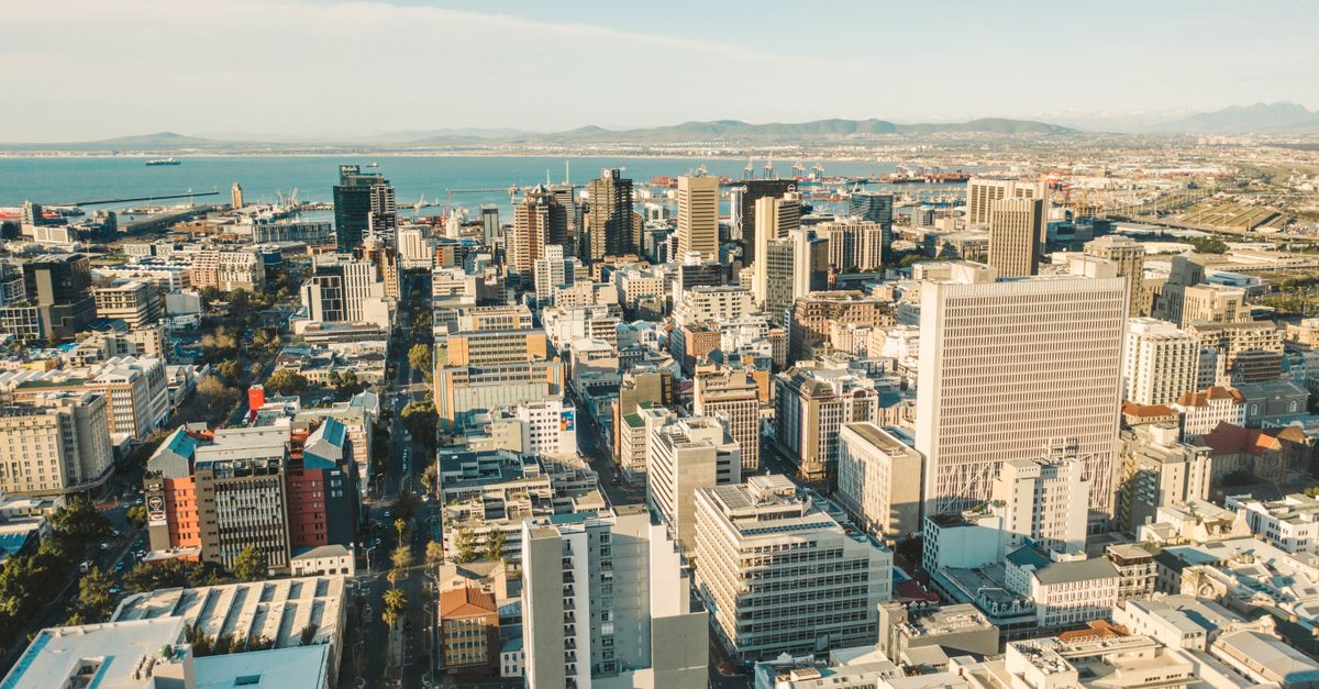 Sudáfrica: qué políticas industriales crean empleo sin aumentar desigualdad Sudáfrica: qué políticas industriales crean empleo sin aumentar desigualdad