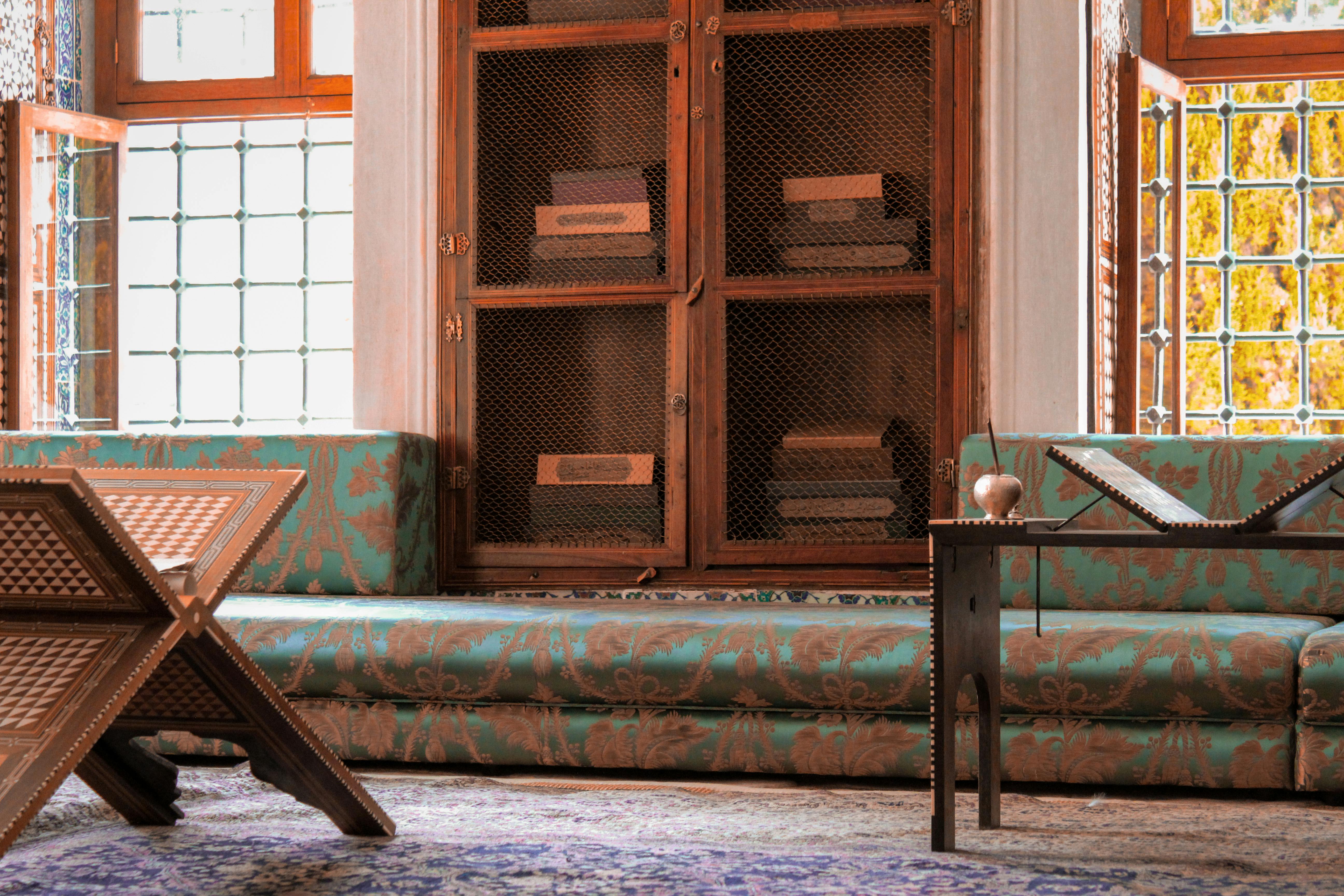 Vintage Furniture in Museum · Free Stock Photo