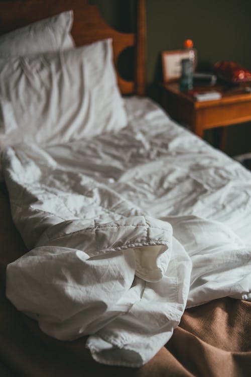 คลังภาพถ่ายฟรี ของ ผ้าปูเตียง, ยู่ยี่, เตียง