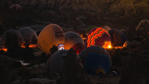Foto d'estoc gratuïta de globus aerostàtics, hora daurada, il·luminat