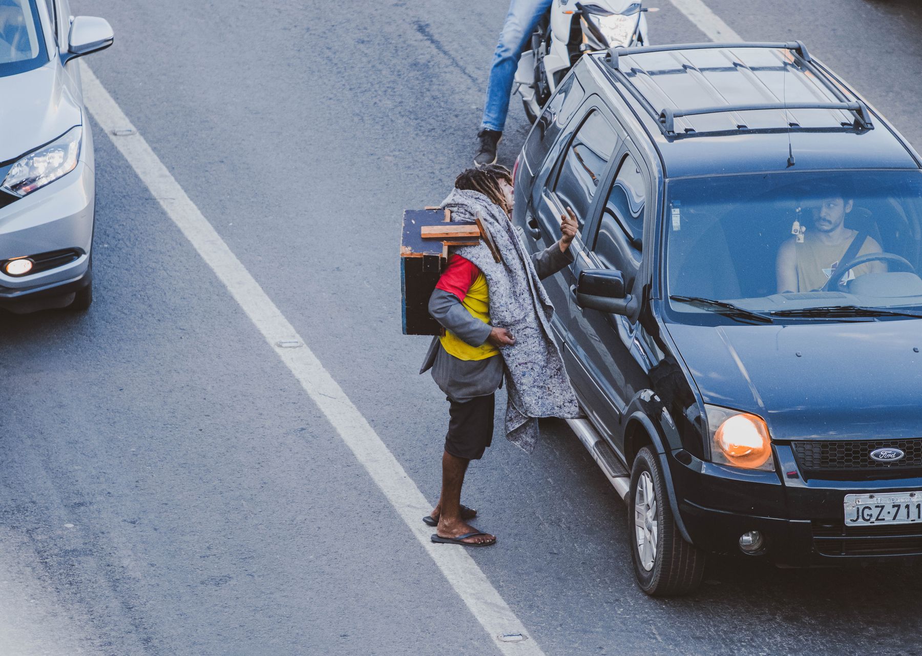 Professional removals crew at work — man and van Steep