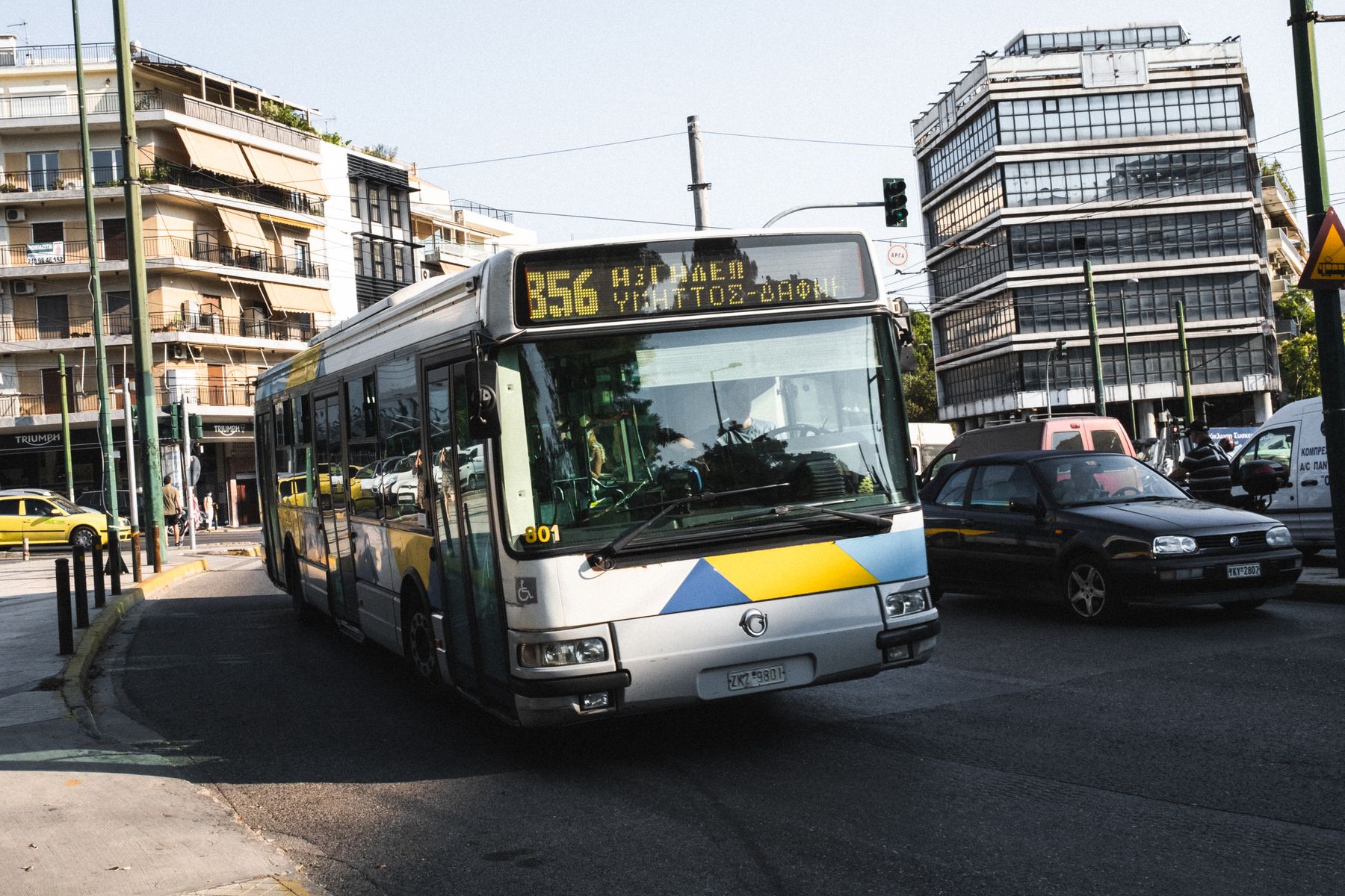 Η πόλη δεν τελειώνει στην πόρτα μας: Οι μικρές πράξεις σεβασμού που κάνουν χώρο για όλους | Επικαιρότητα στο LivePress.gr