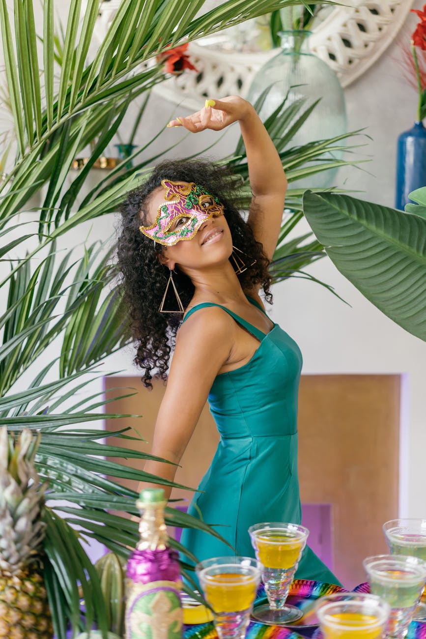 Shia LaBeouf: „Gay ľudia ma desia.“ Zatknutie počas Mardi Gras spája s vlastnou homofóbiou