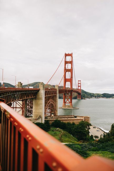 Iconic Golden Gate Bridge with scenic view over the San Francisco Bay.