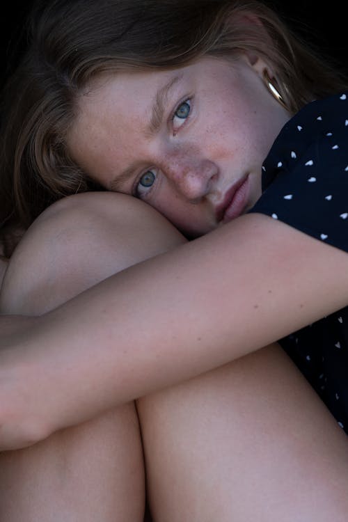 Free Kostenloses Stock Foto zu augen, beten, betrübt Stock Photo