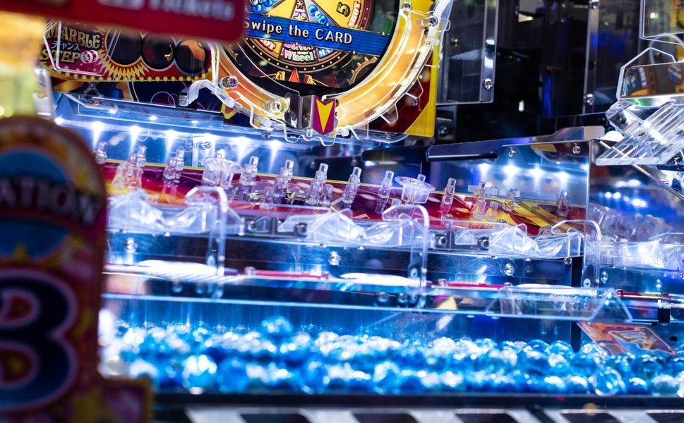 Online Casino: Spielautomaten und Live-Spiele im Überblick