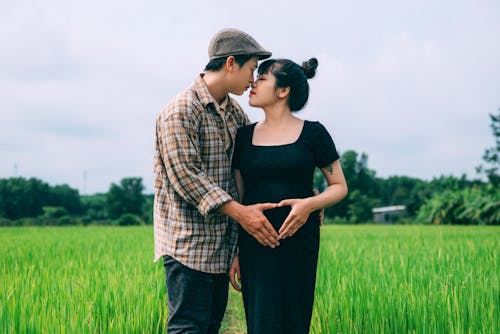 Expecting Parents in a Field