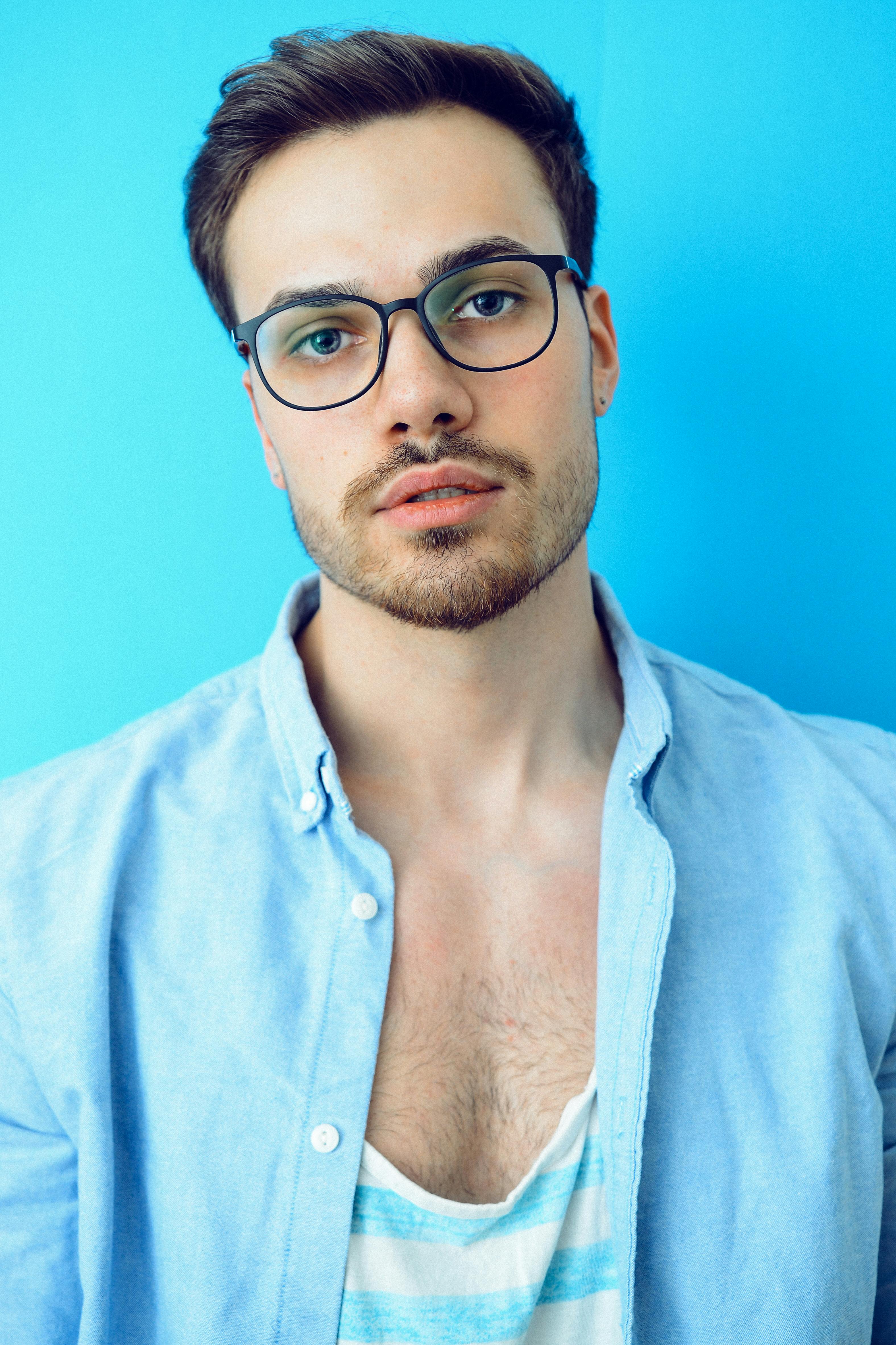 Kostenloses Foto zum Thema: blau, brille, brillen