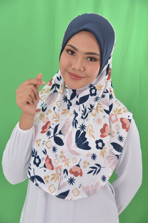 Free stock photo of hijab, islam, islamic woman