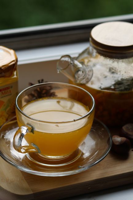 ginger tea with honey and jujube