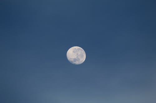 Gratis lagerfoto af blå himmel, fuldmåne, udendørs