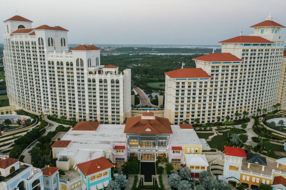 Outstanding After-hours 23 Miles Private Helicopter Tour over Orlando Eye Review 2026 - Stunning aerial view of a luxurious resort in the Bahamas. Perfect for travel and architecture enthusiasts.