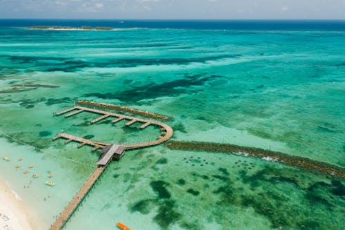 Fotobanka s bezplatnými fotkami na tému dok, dron, exteriéry