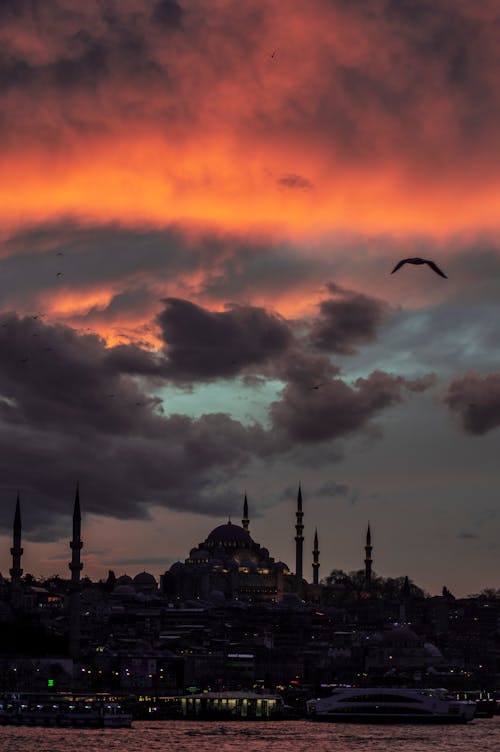 Fotobanka s bezplatnými fotkami na tému cloud scape, galata, jasne modrá obloha