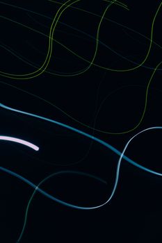 Tiefschwarzes Muster & Neon – AMOLED Hintergrundbild (von Elina Emurlaeva, 5461×8192, #9404662)