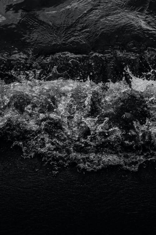 Free Grayscale Photo of Water Waves  Stock Photo