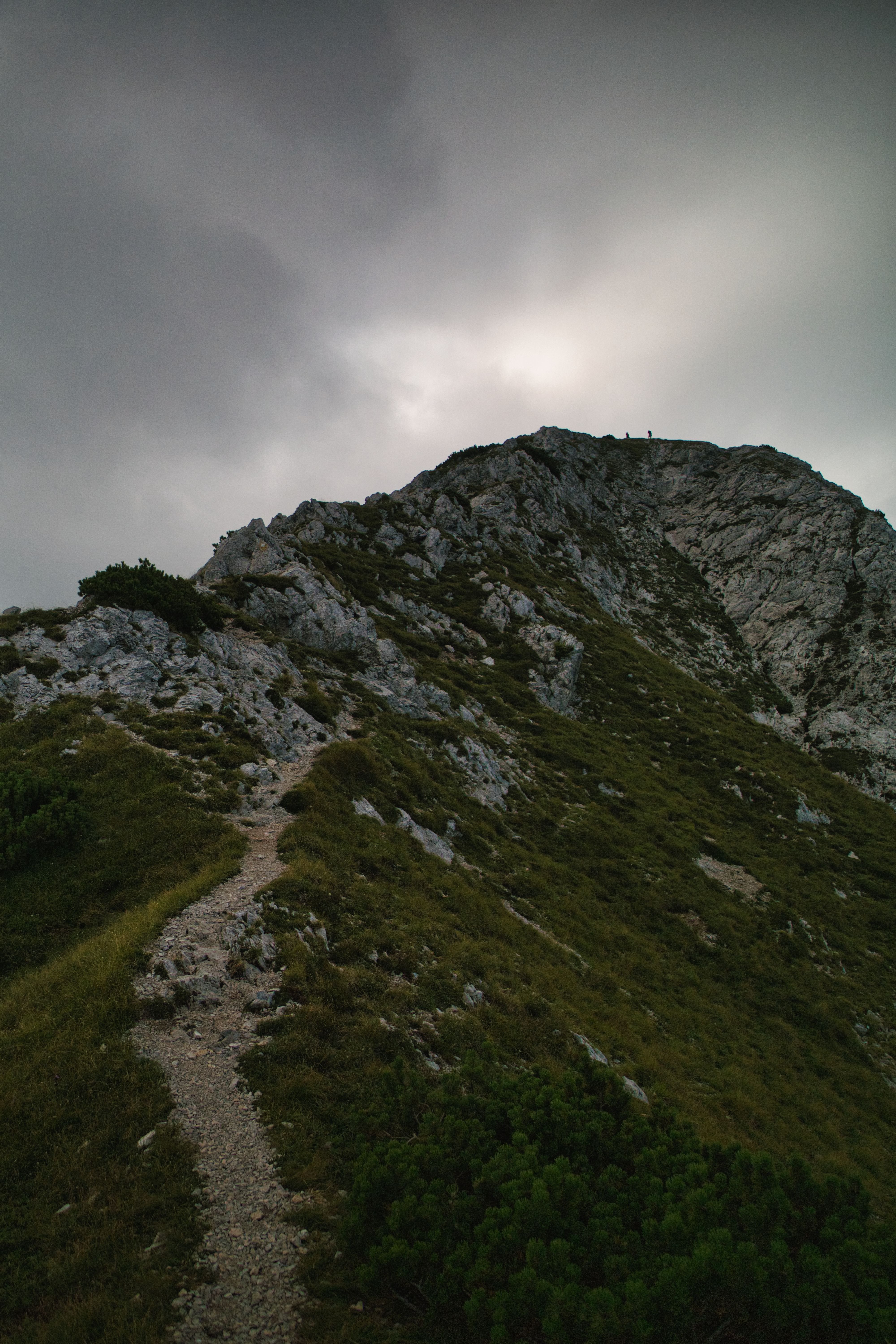 7 ways to keep your camera steady on steep trail switchbacks